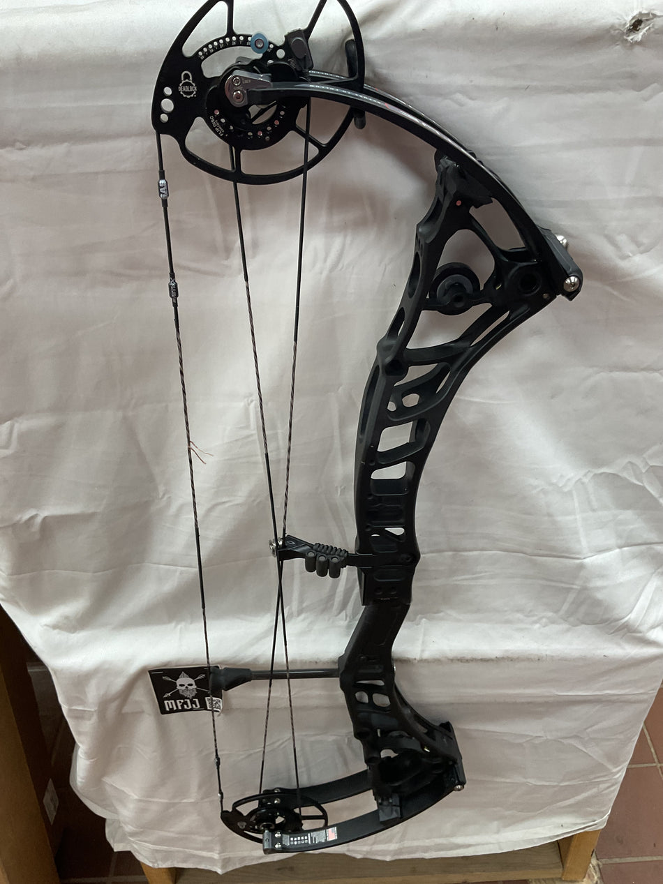 BOWTECH VIRTUE - RH/TAC BLACK/70 - BTVRHBLK70- 9 - USED BOW!!!