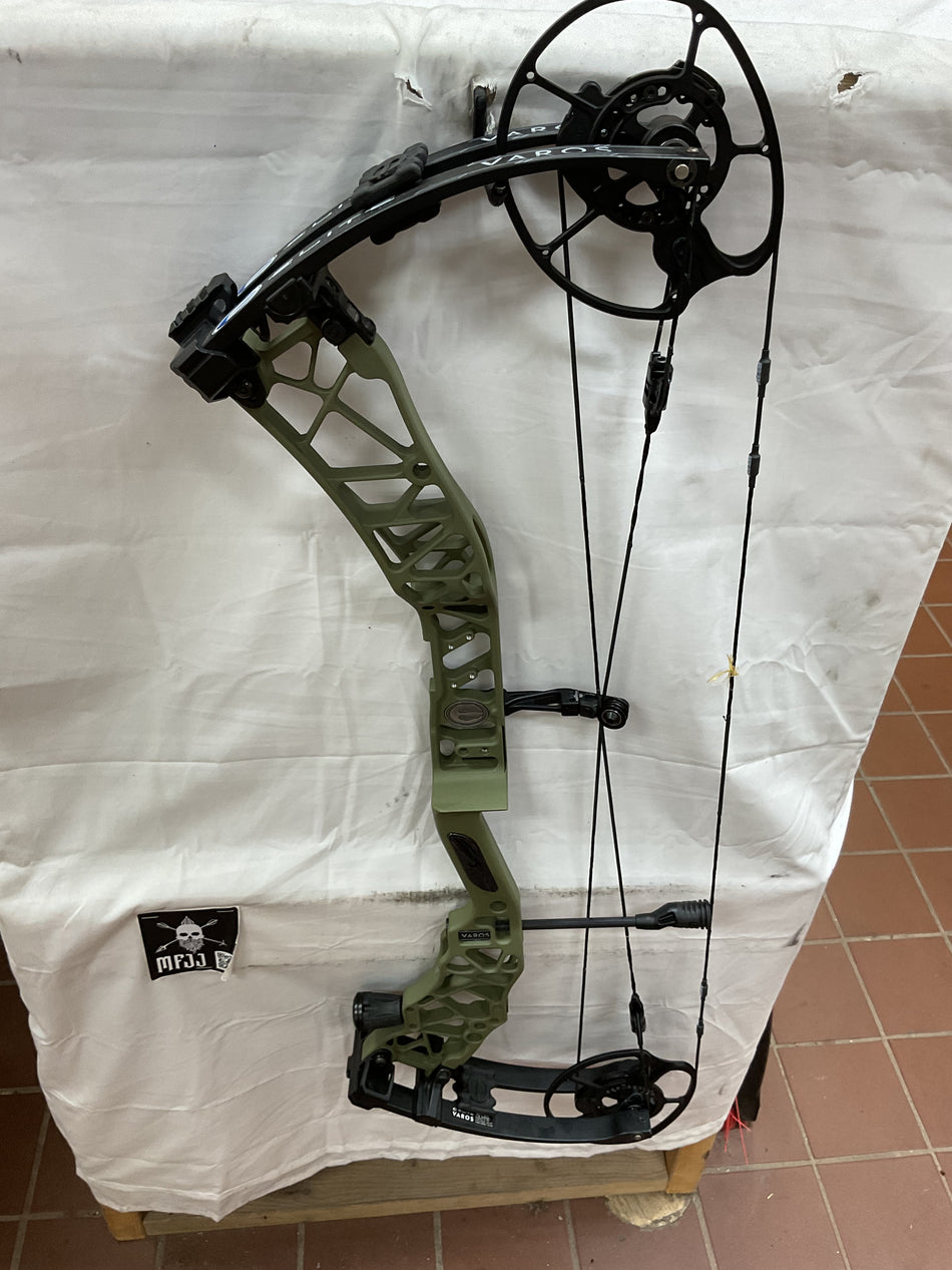 ELITE VAROS - RH/OD Green/70# - EVRHODG70 - 2 - USED BOW!!!!!