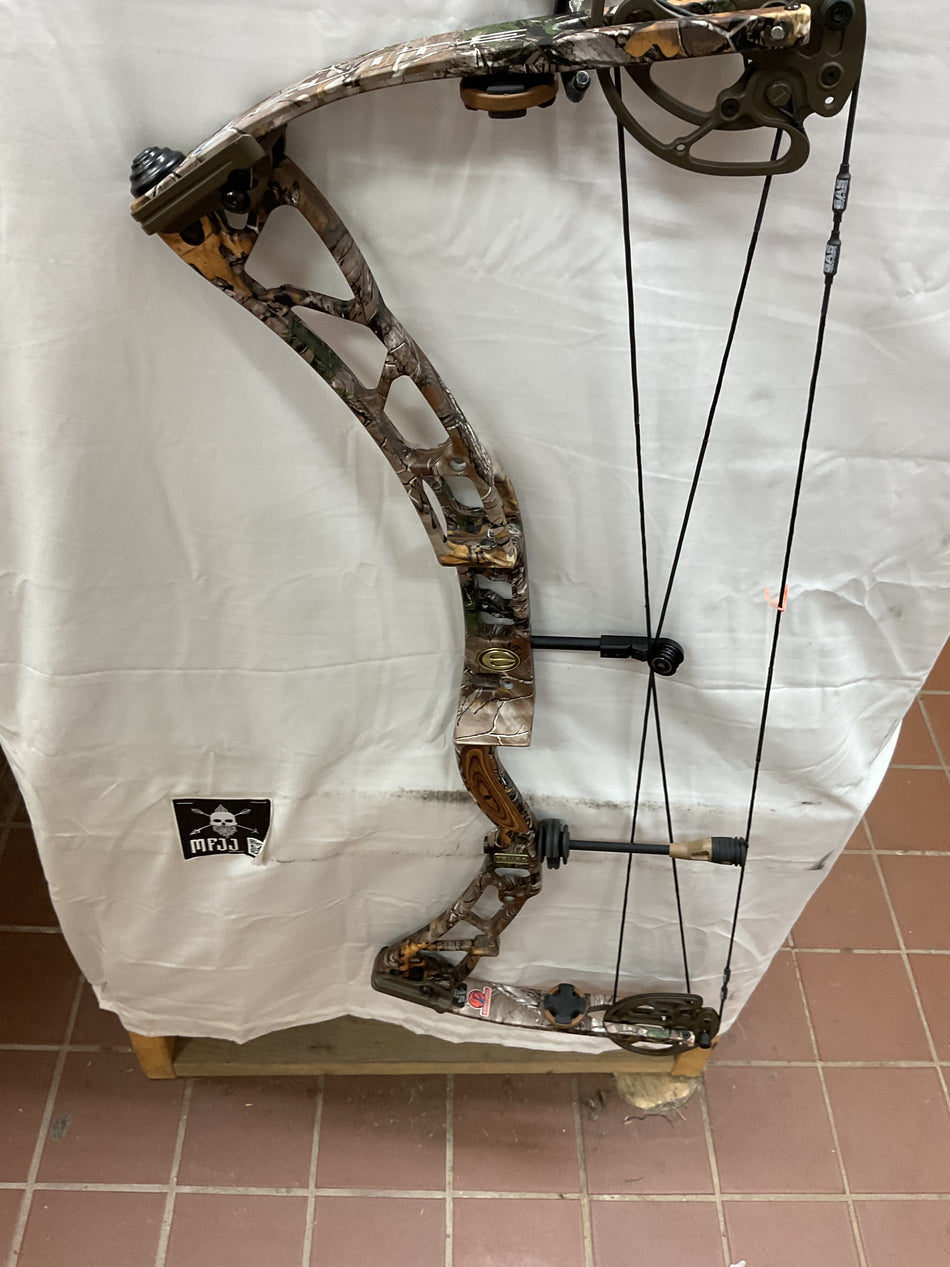 ELITE TEMPO - RH/Realtree/60 - #ETRHRT60 - 1 - USED BOW!!!