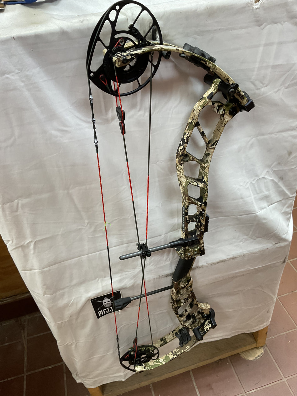 PSE Fortis 33 - RH/Sitka Subalpine/70 - #PSEFEC2RHSSA70 - 2 - USED BOW!!!
