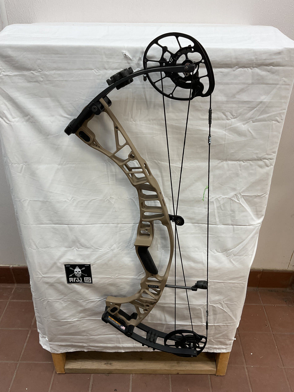 HOYT VTM 34 - RH/BUCKSKIN,BLACK/70 - #HVTM34BUBLK70- 1 - USED BOW!!!