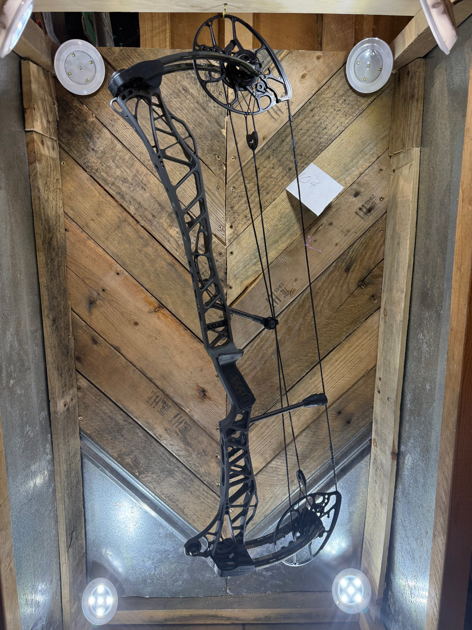 MATHEWS LIFT X 33 - RH/SHALE-KUIU/80 - #MLX33SHKV-1 - USED BOW!!!