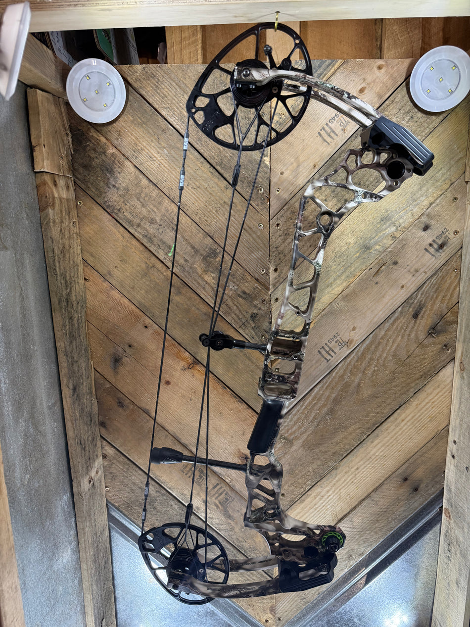 MATHEWS TRIAX LOST - RH/LOST XD/60# - MTLXD60-1 - USED BOW!!!