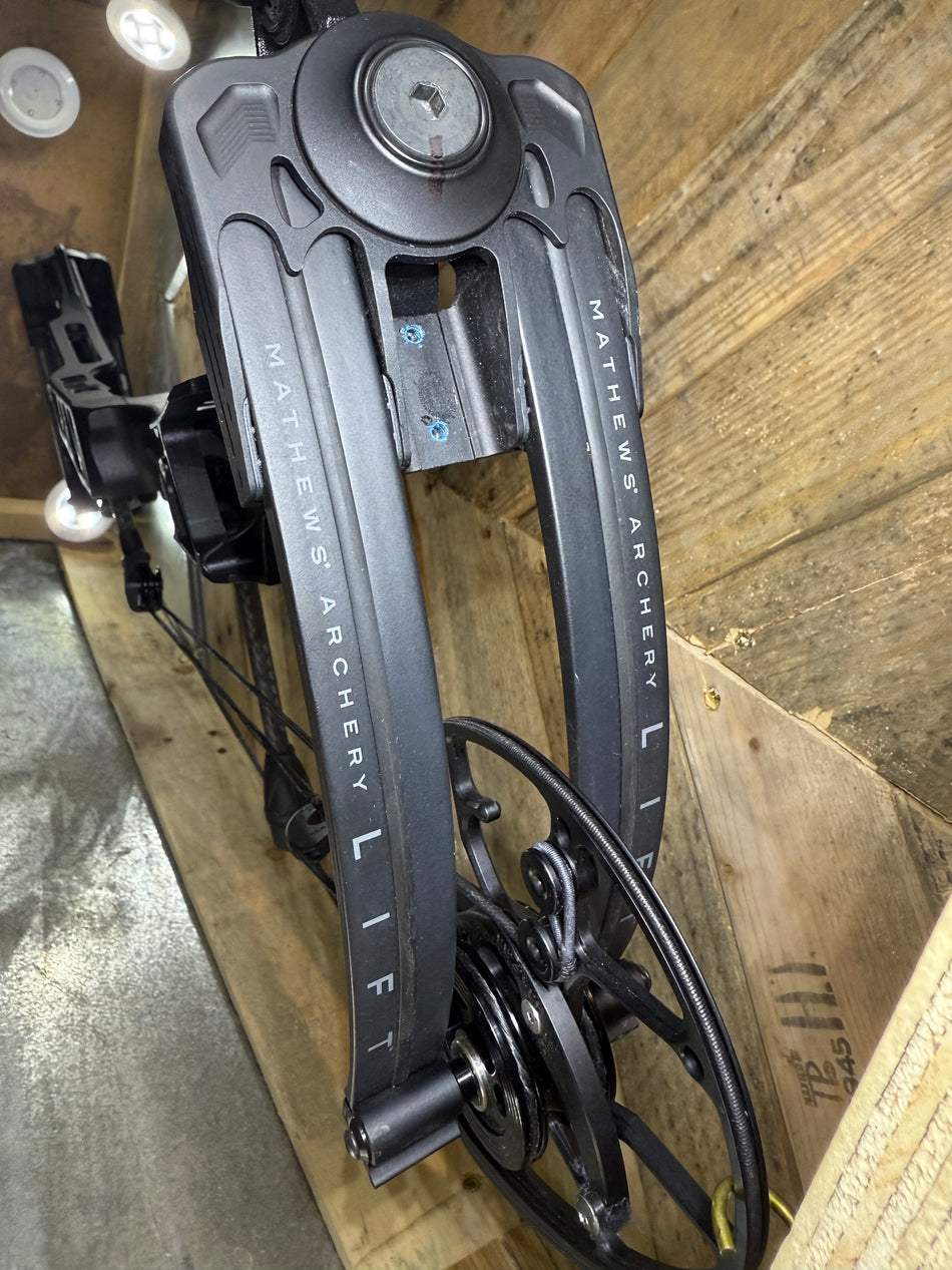 Mathews Lift 29.5 - RH/BLACK/55-80 - #ML295BLK-1 - USED BOW!!!