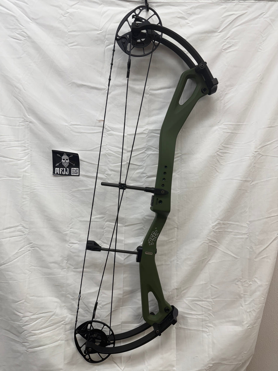 PSE MACH 34 DS EC2 - RH/HUNTER GREEN/70 - #PM34RHHG70 - 1 - USED BOW!!!