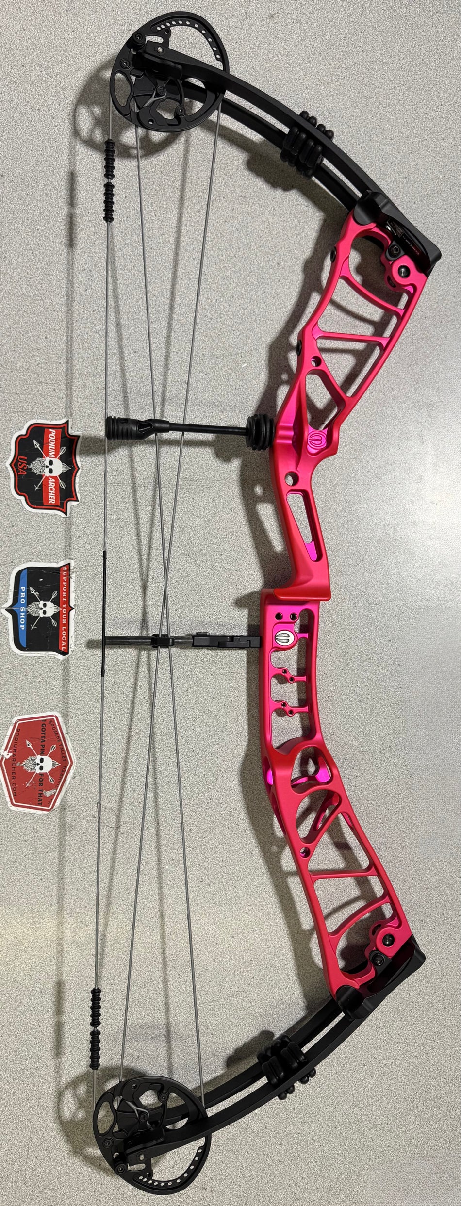 ELITE ECHELON 39- RH/PINK/55 -5533- USED BOW