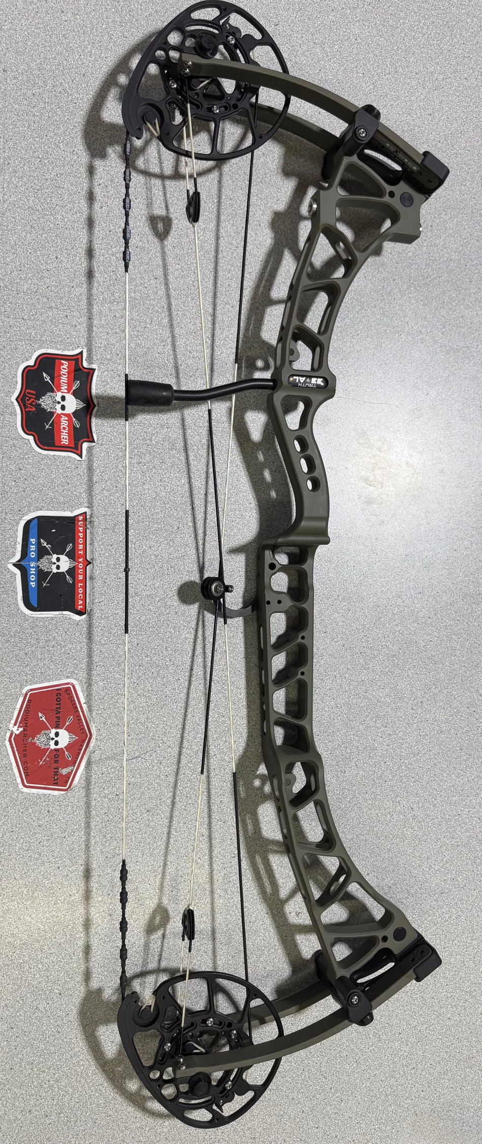 TRUTH AL33 RH/GREEN/70 -0163- USED BOW