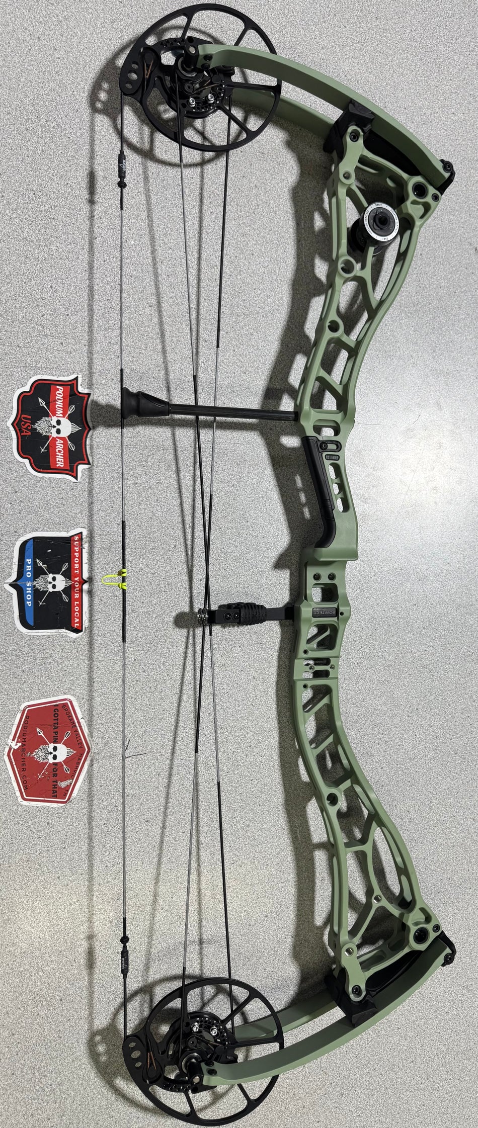 BOWTECH PROVEN 34 - RH/GREEN/70 -2379- USED BOW