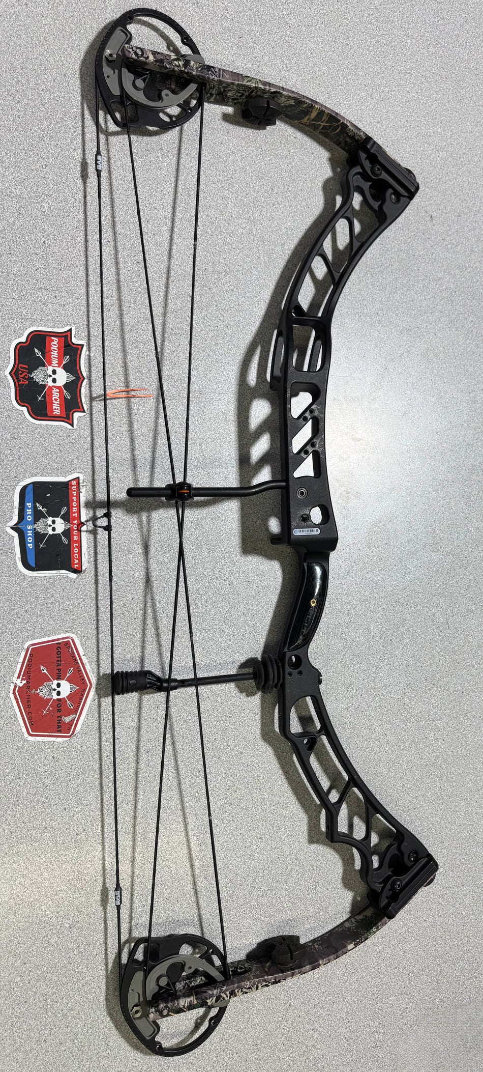 ELITE ENERGY 35 - RH/BLACK/70 -3017- USED BOW
