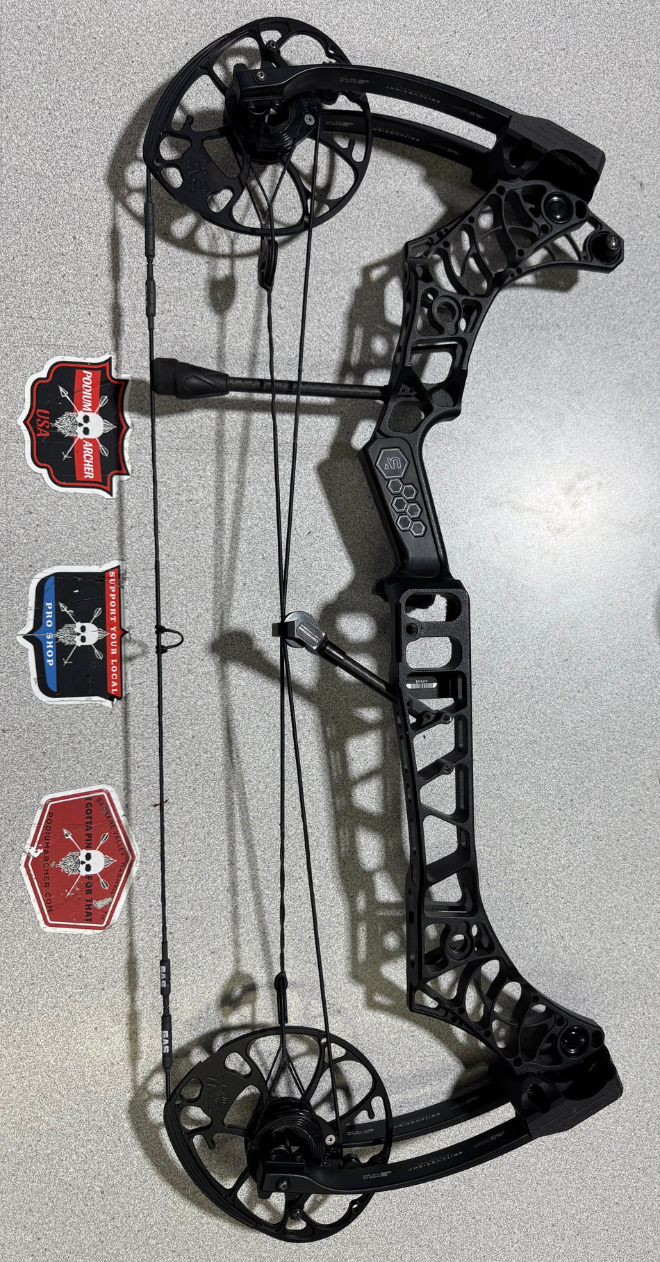 MATHEWS V3 27 - LH/BLACK/75 -9426- USED BOW