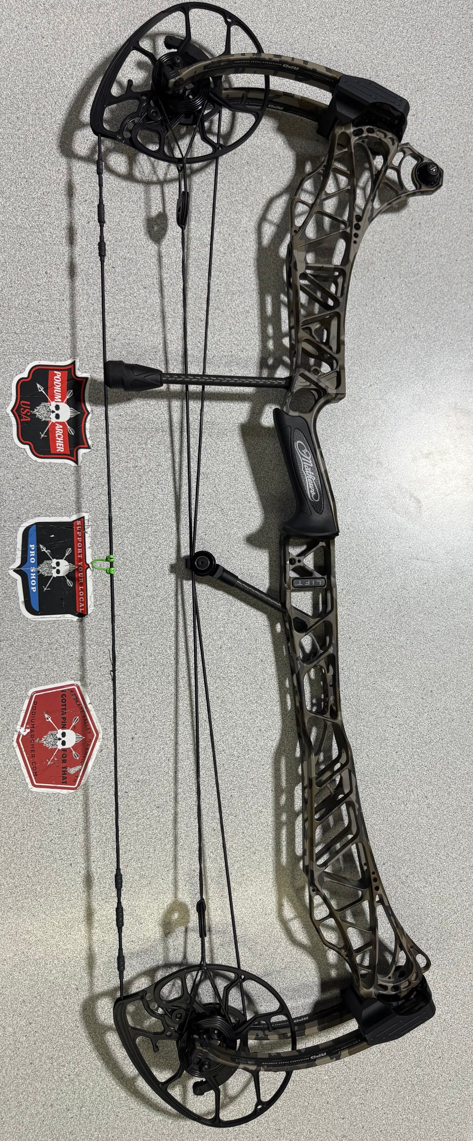 MATHEWS LIFT 33 - RH/BTMLND/80 -8196- USED BOW