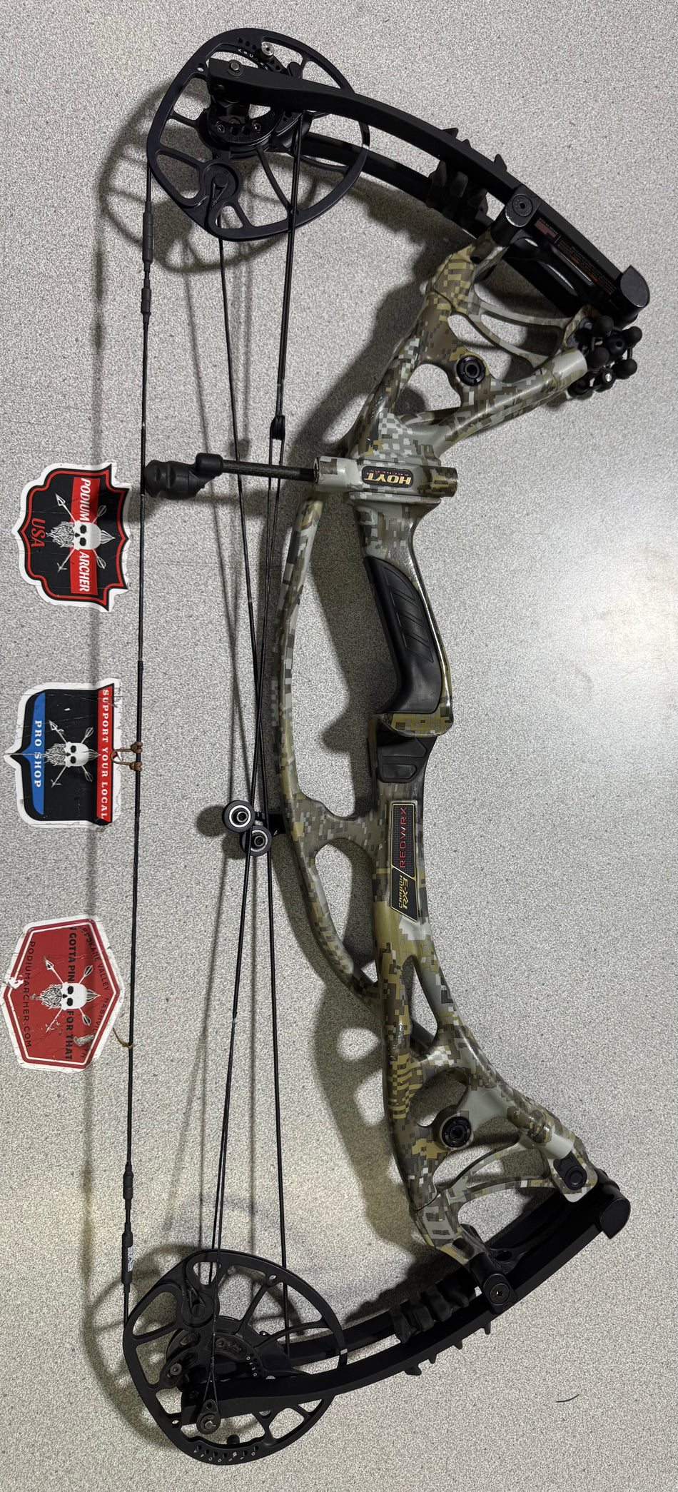 HOYT RX-3 - RH/ELII/70 -3647- USED BOW