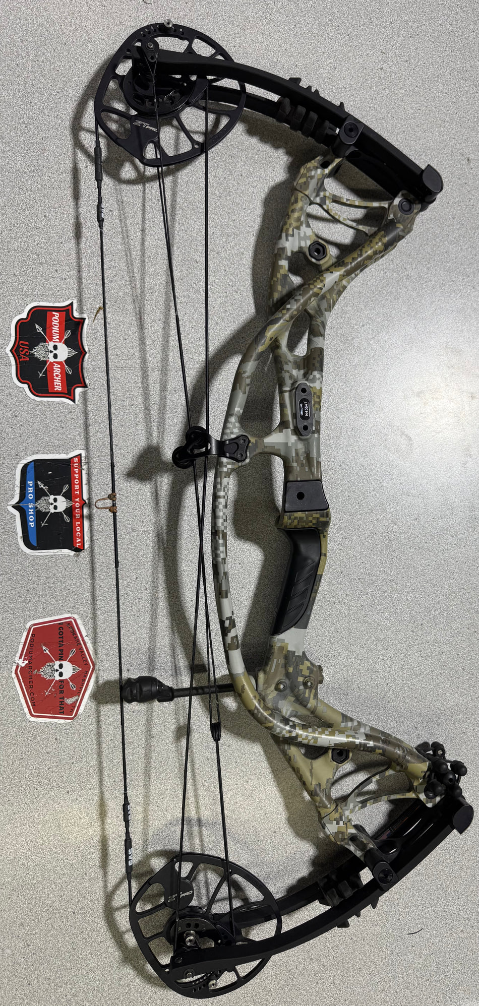 HOYT RX-3 - RH/ELII/70 -3647- USED BOW