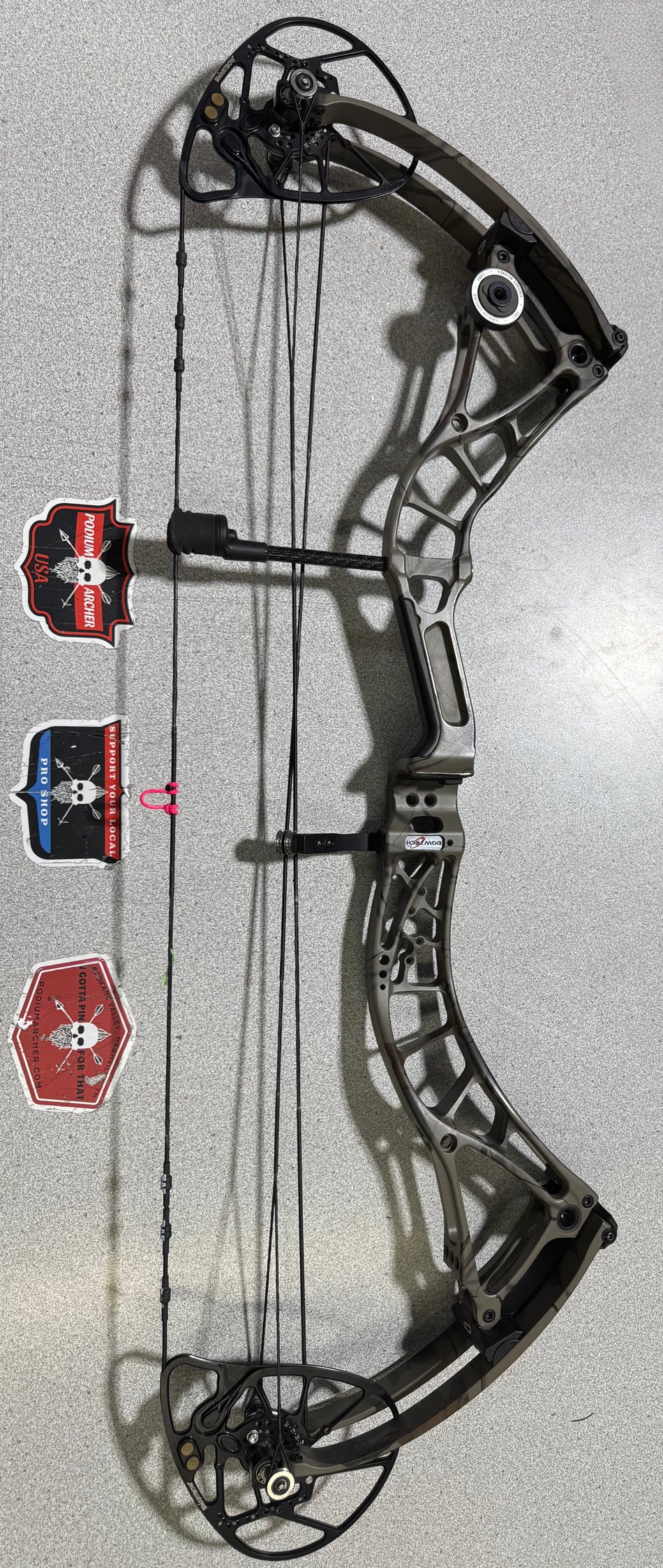 BOWTECH REALM SR6 - RH/CAMO/70 -6191- USED BOW