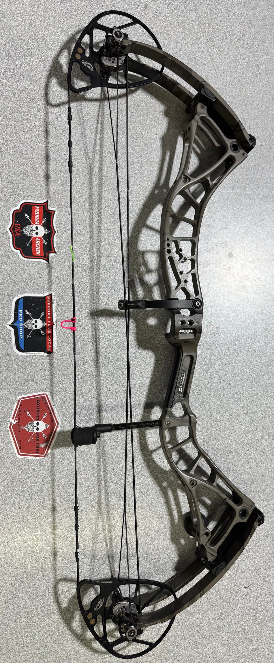 BOWTECH REALM SR6 - RH/CAMO/70 -6191- USED BOW