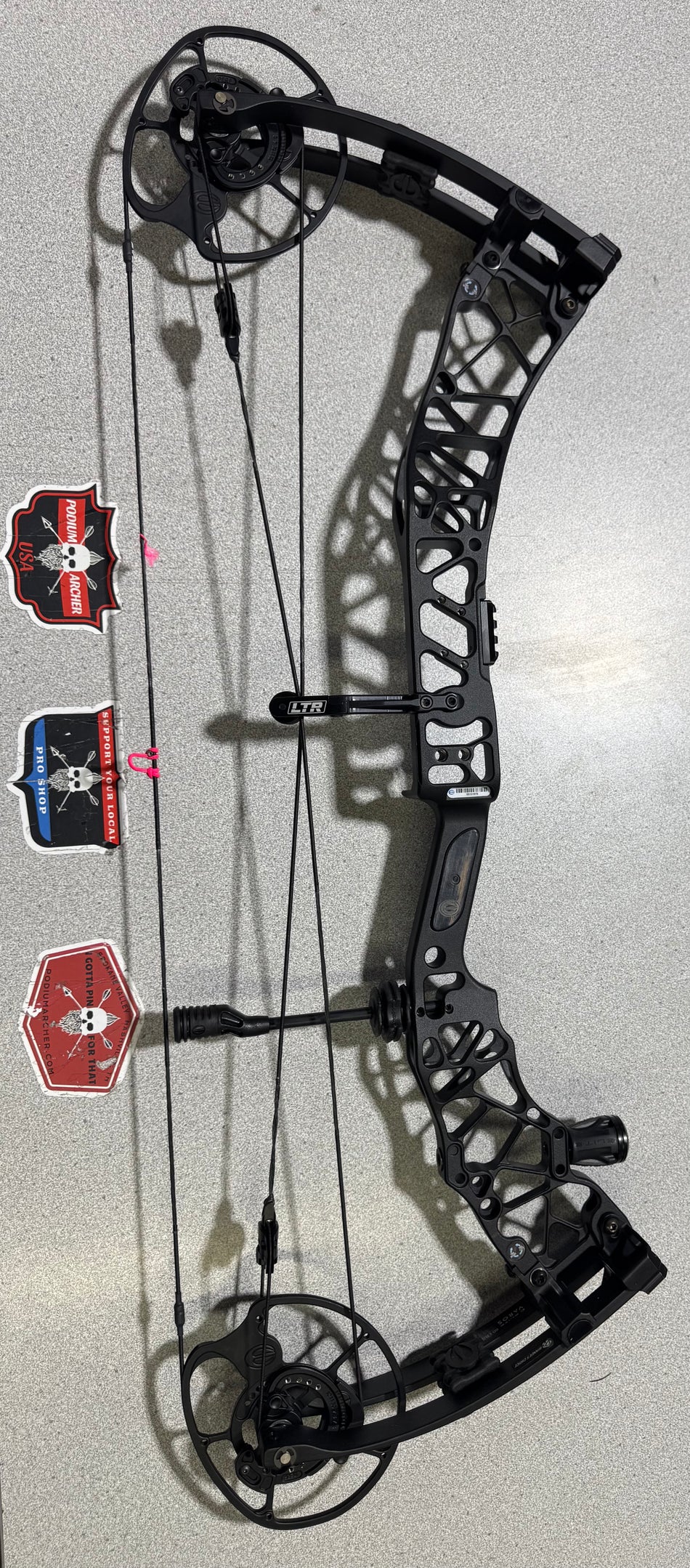 ELITE VAROS - RH/BLACK/60 -1878- USED BOW
