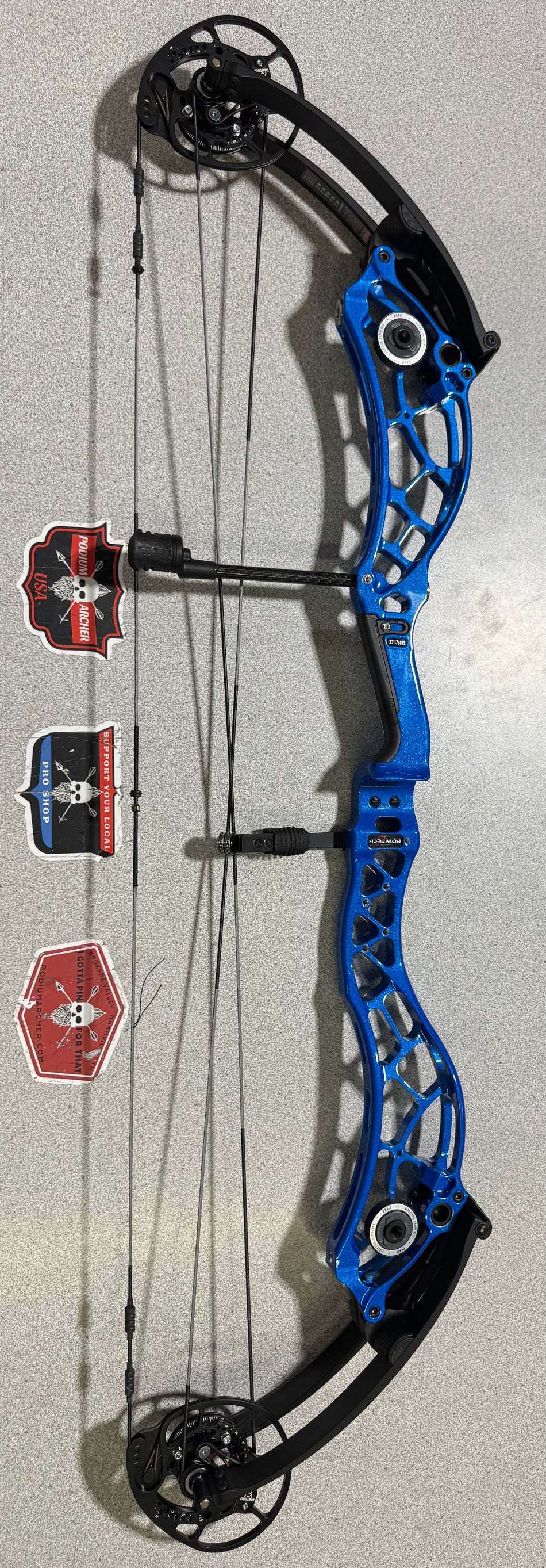BOWTECH RECKONING GEN2 36 - RH/BLUE/60 -2590- USED BOW