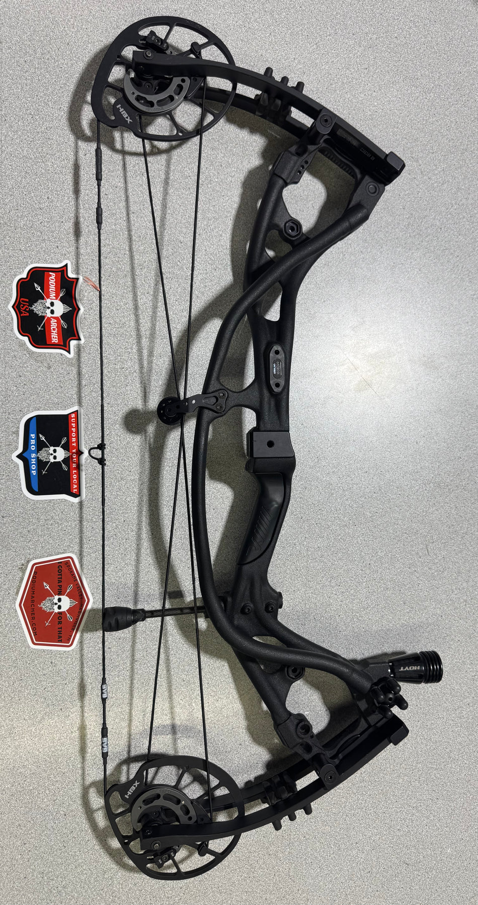 HOYT RX-5 - RH/BLACK/70 -8099- USED BOW