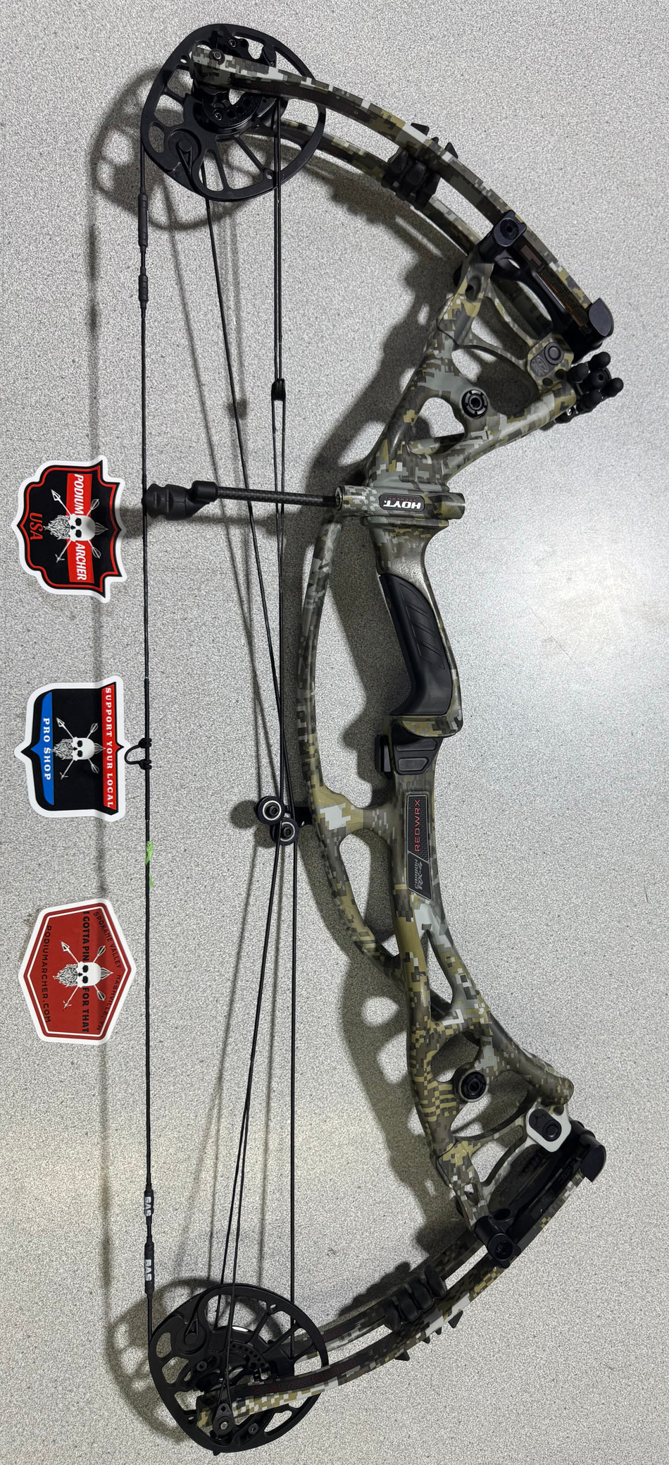 HOYT RX-4 - RH/ELII/60# - 8635 - USED BOW