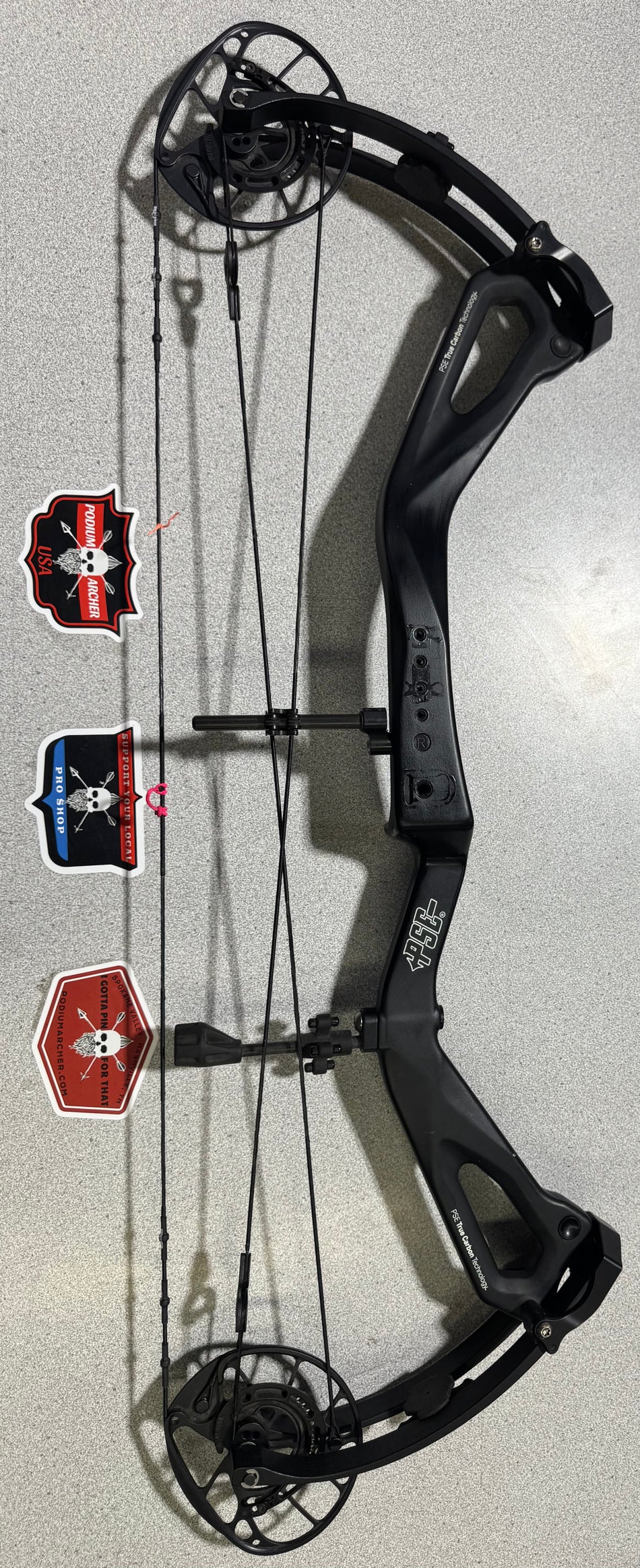 PSE Stealth Carbon Air 33 - RH/BLACK/70# -4269- USED BOW