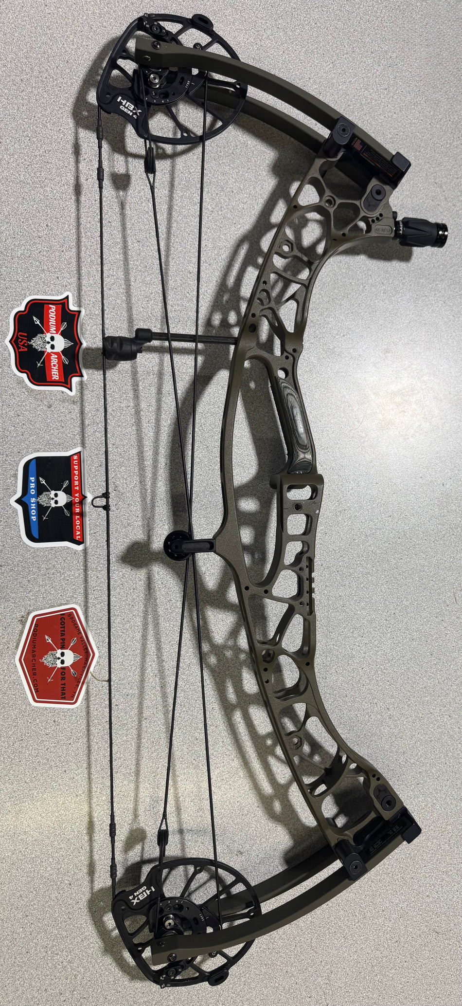 HOYT AX-2 32 - LH/WILDERNESS/70 - 0046 - USED BOW