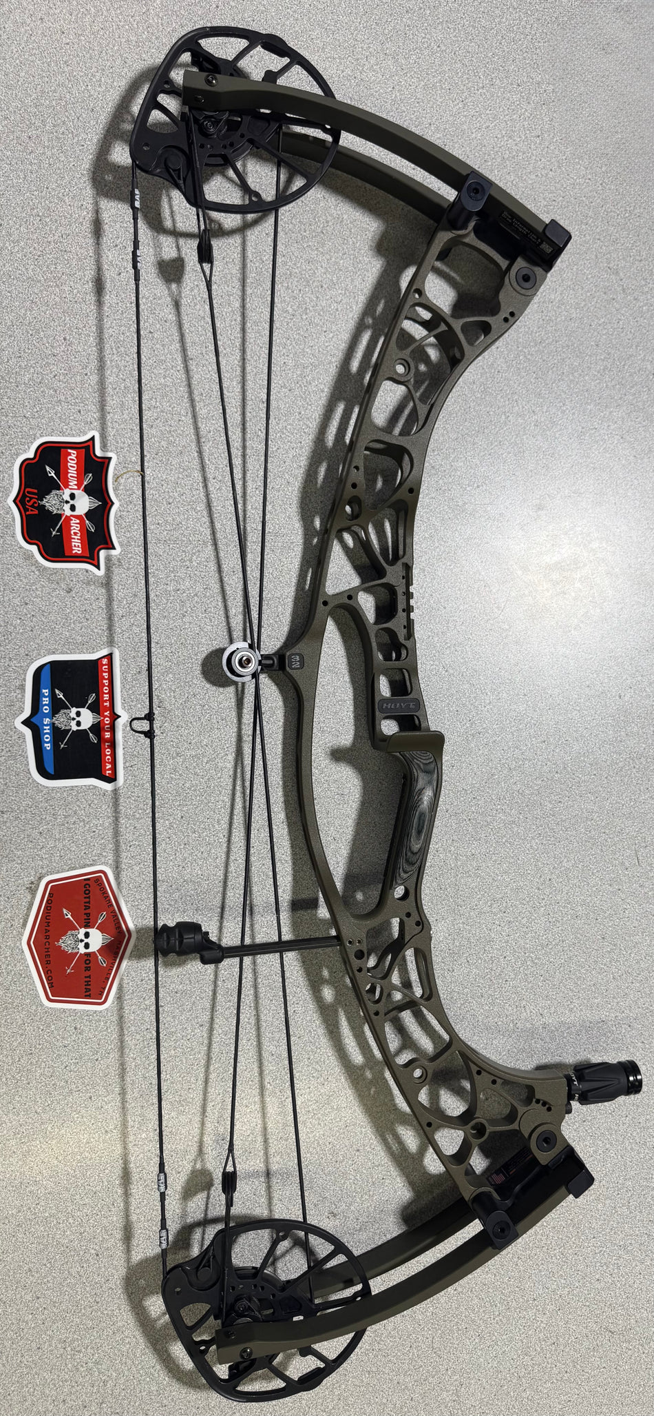 HOYT AX-2 32 - LH/WILDERNESS/70 - 0046 - USED BOW