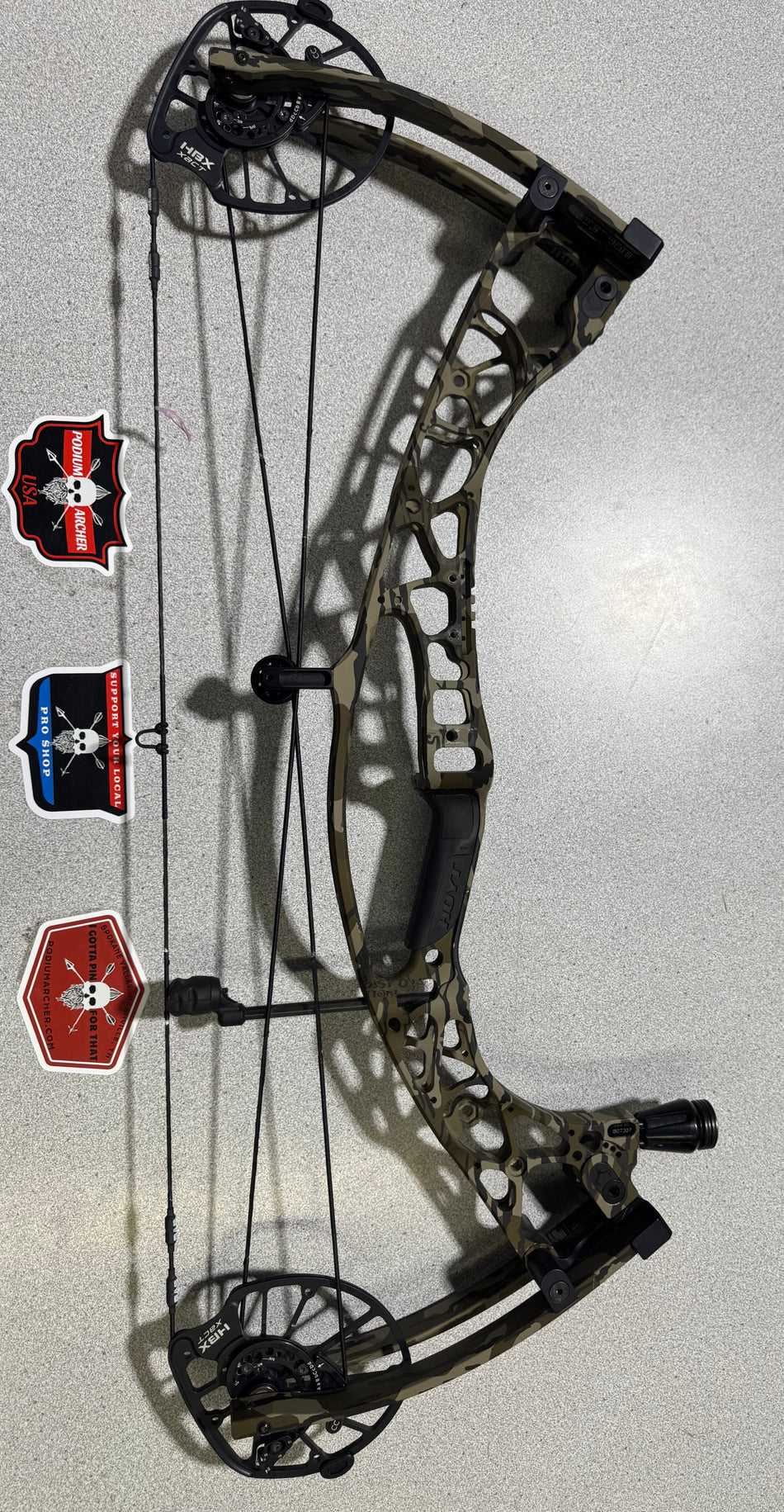 HOYT ALPHA X 30 - RH/BOTTOMLANDS/70 -7307- USED BOW