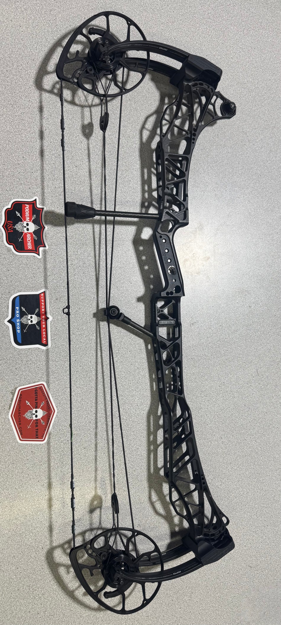 MATHEWS LIFT 33 - RH/BLACK/80 -7670- USED BOW