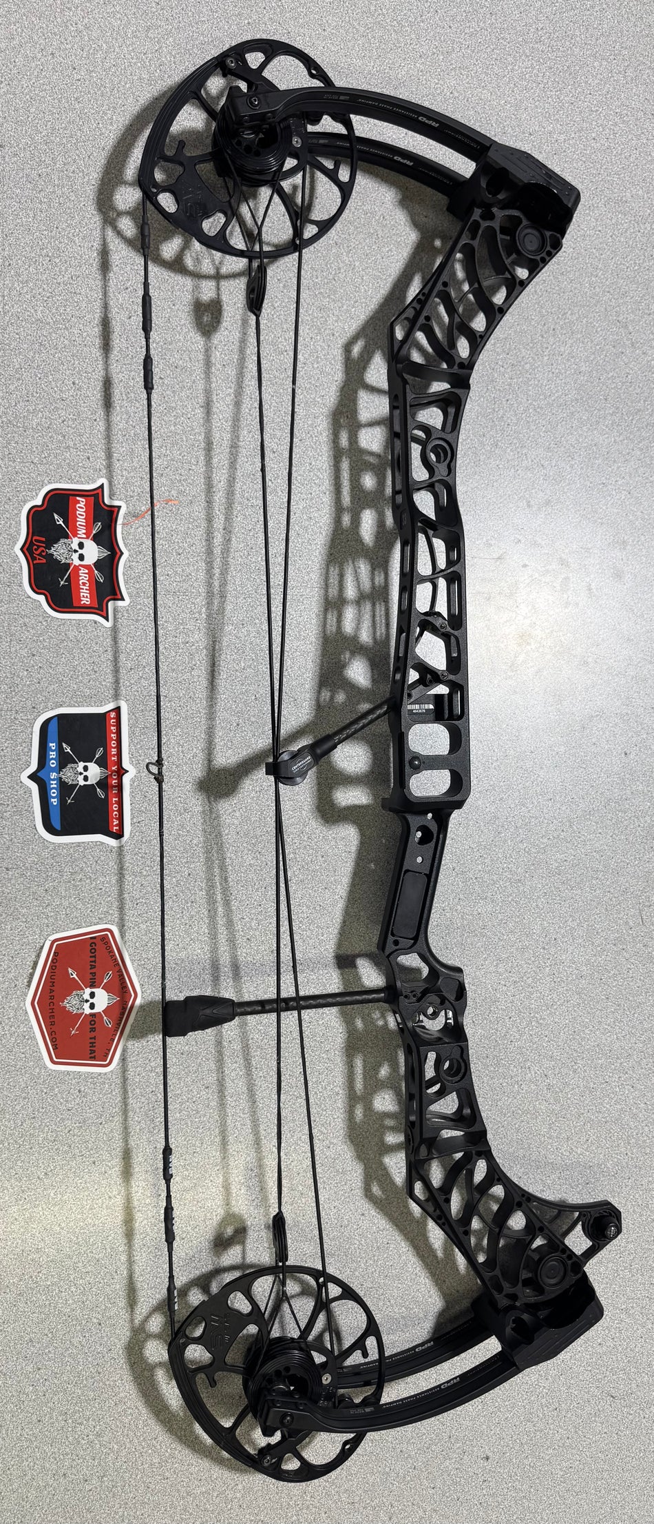 MATHEWS PHASE 4 33 - RH/BLACK/75 -3676- USED BOW