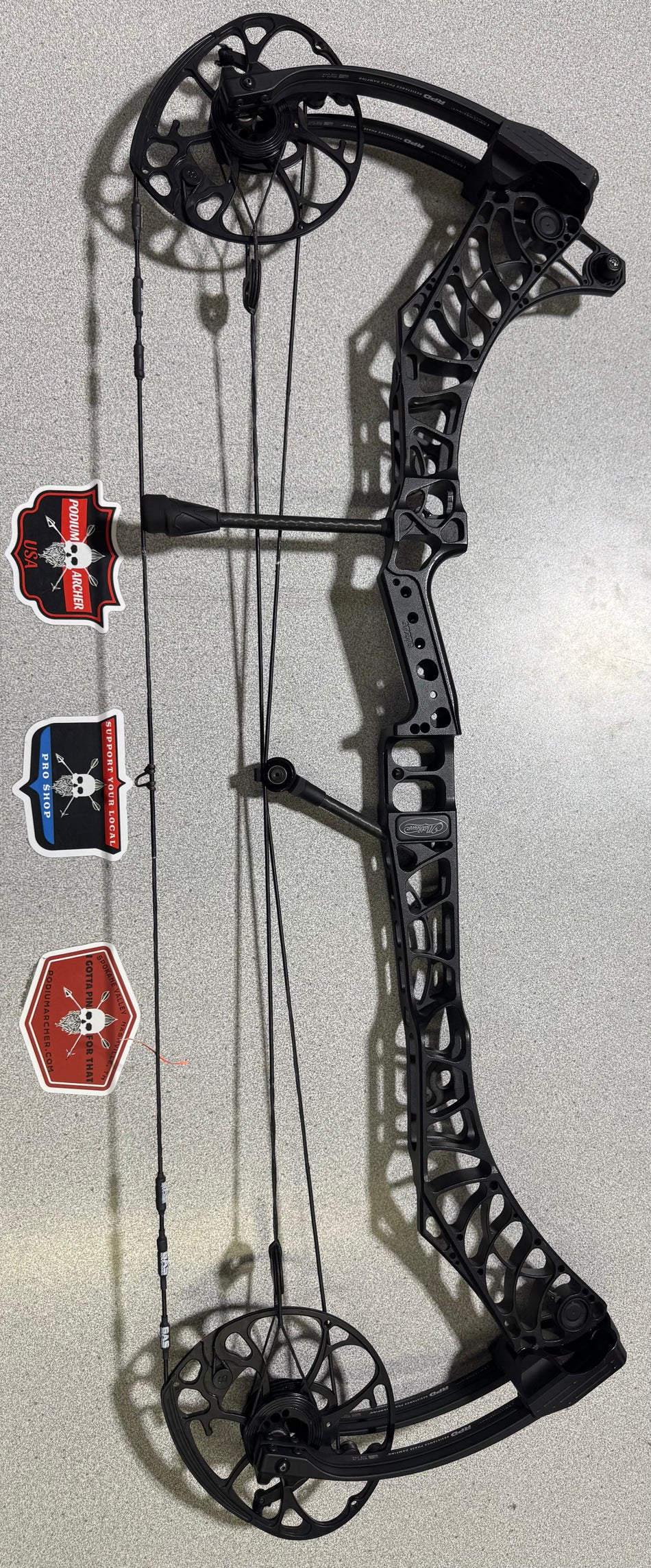 MATHEWS PHASE 4 33 - RH/BLACK/75 -3676- USED BOW