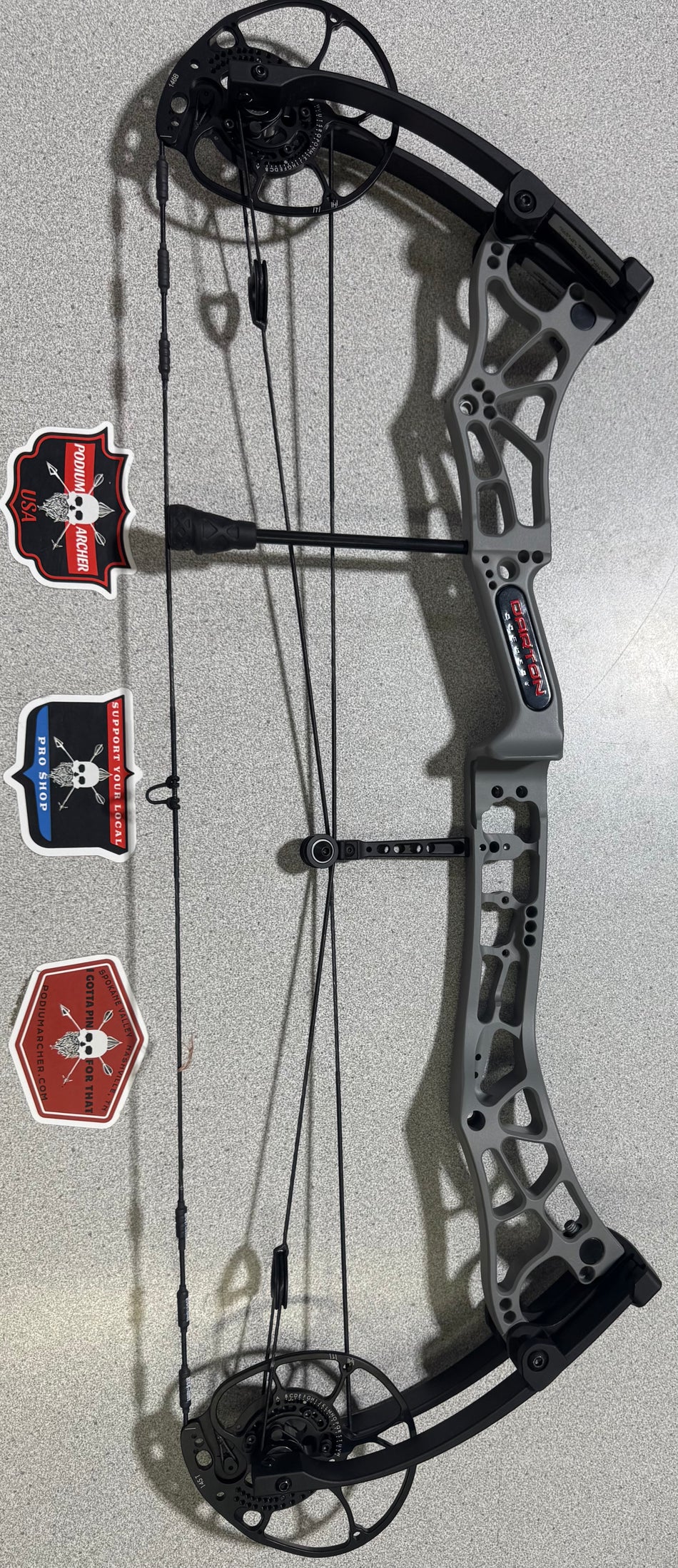 DARTON CONSEQUENCE 2 -RH/GRAY/70 -2097- USED BOW