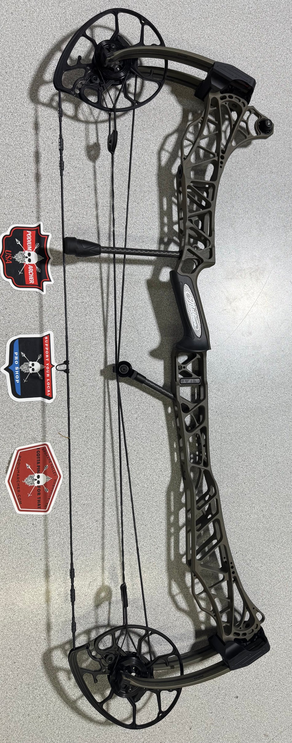 MATHEWS LIFT 33 - RH/AMBUSH/80 -6527- USED BOW