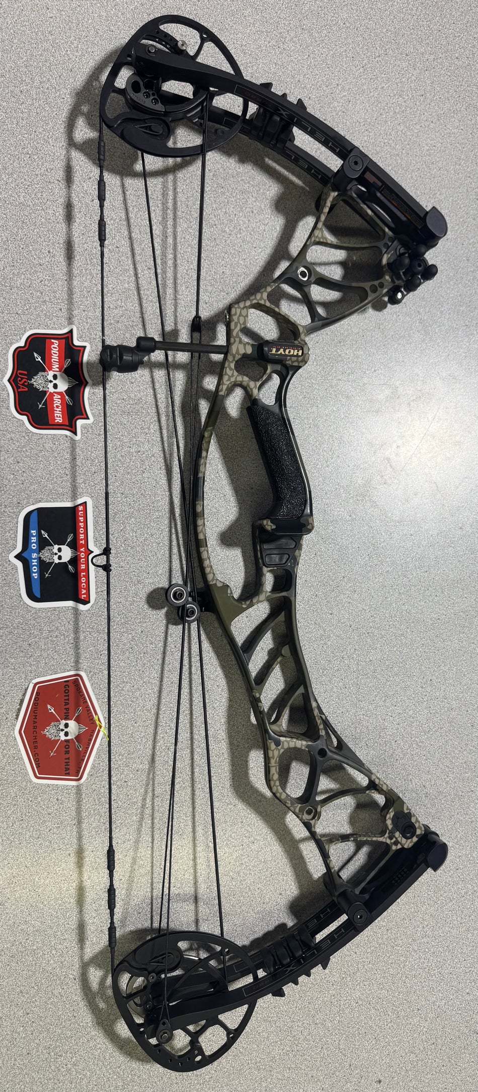 HOYT HELIX TURBO - RH/KUIU/70 -7192- USED BOW