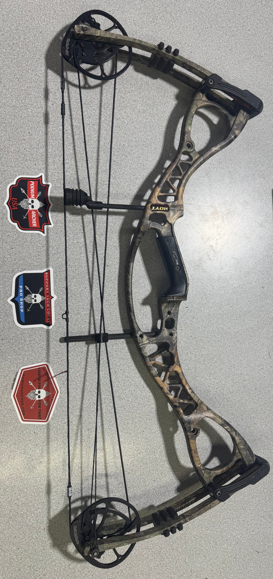 HOYT Charger - RH/CAMO/70- 2773 - 1 - USED