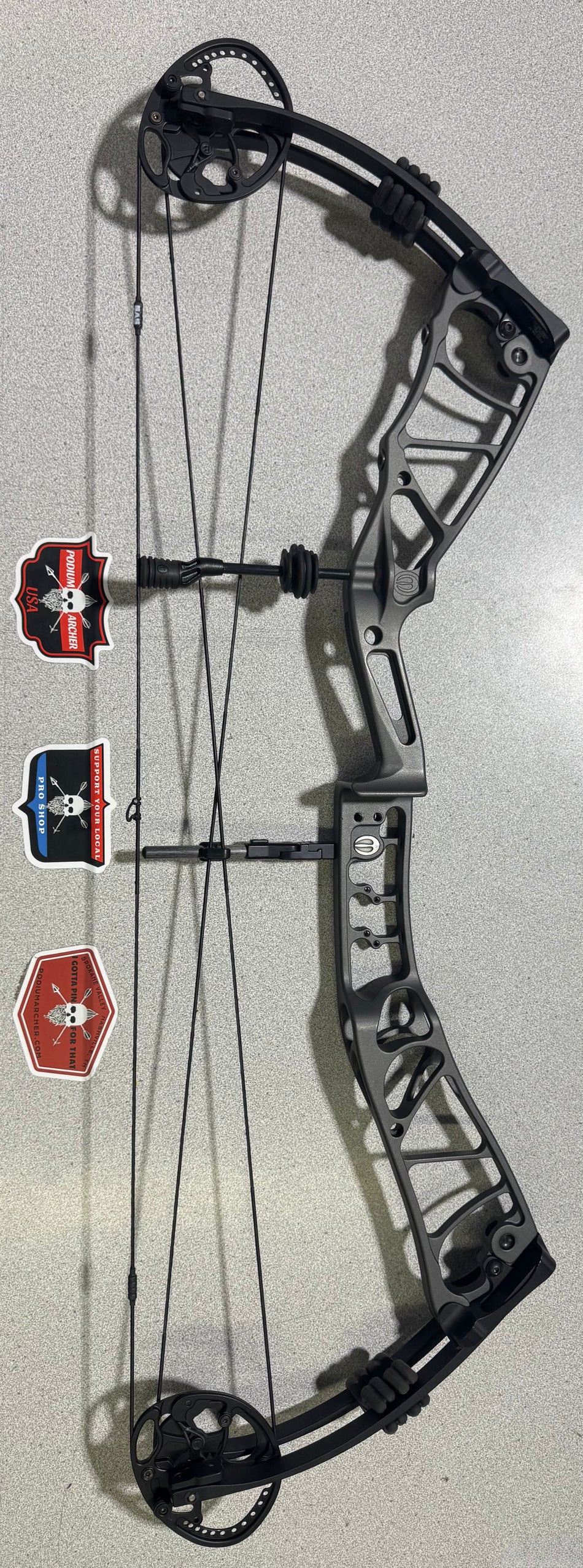 ELITE ECHELON 37- RH/GREY/60 -1857- USED BOW