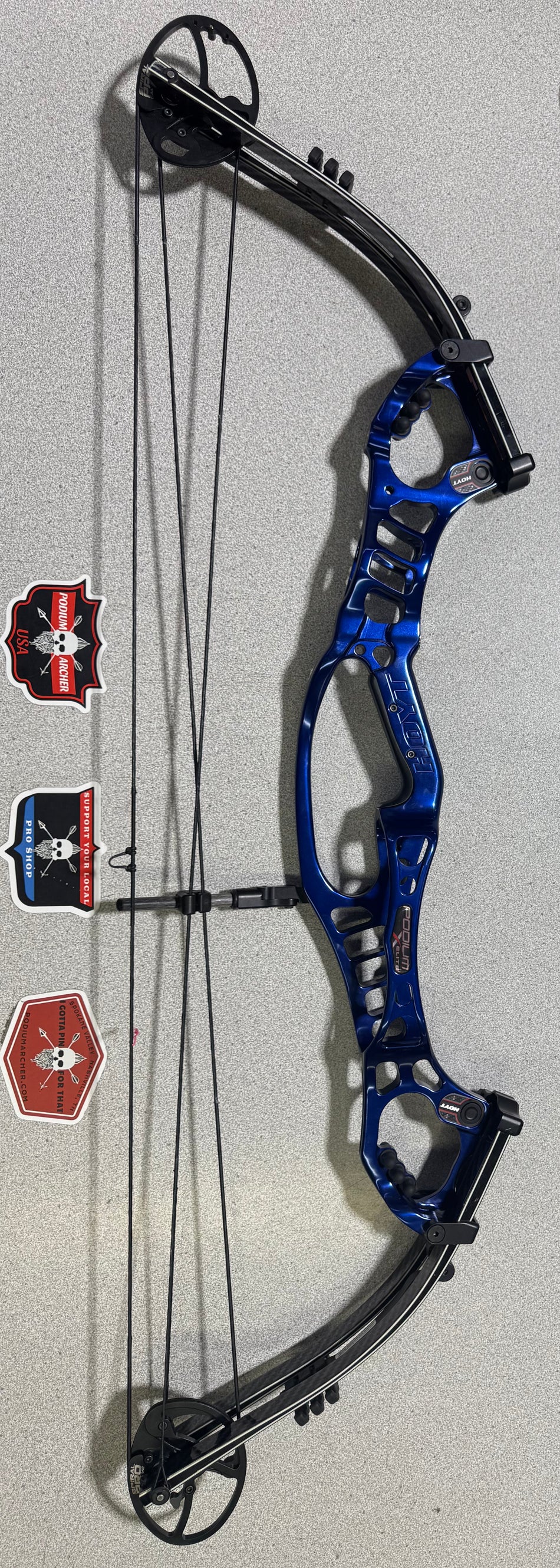 HOYT PODIUM X ELITE 37 - RH/BLUE/60 -9213- USED BOW