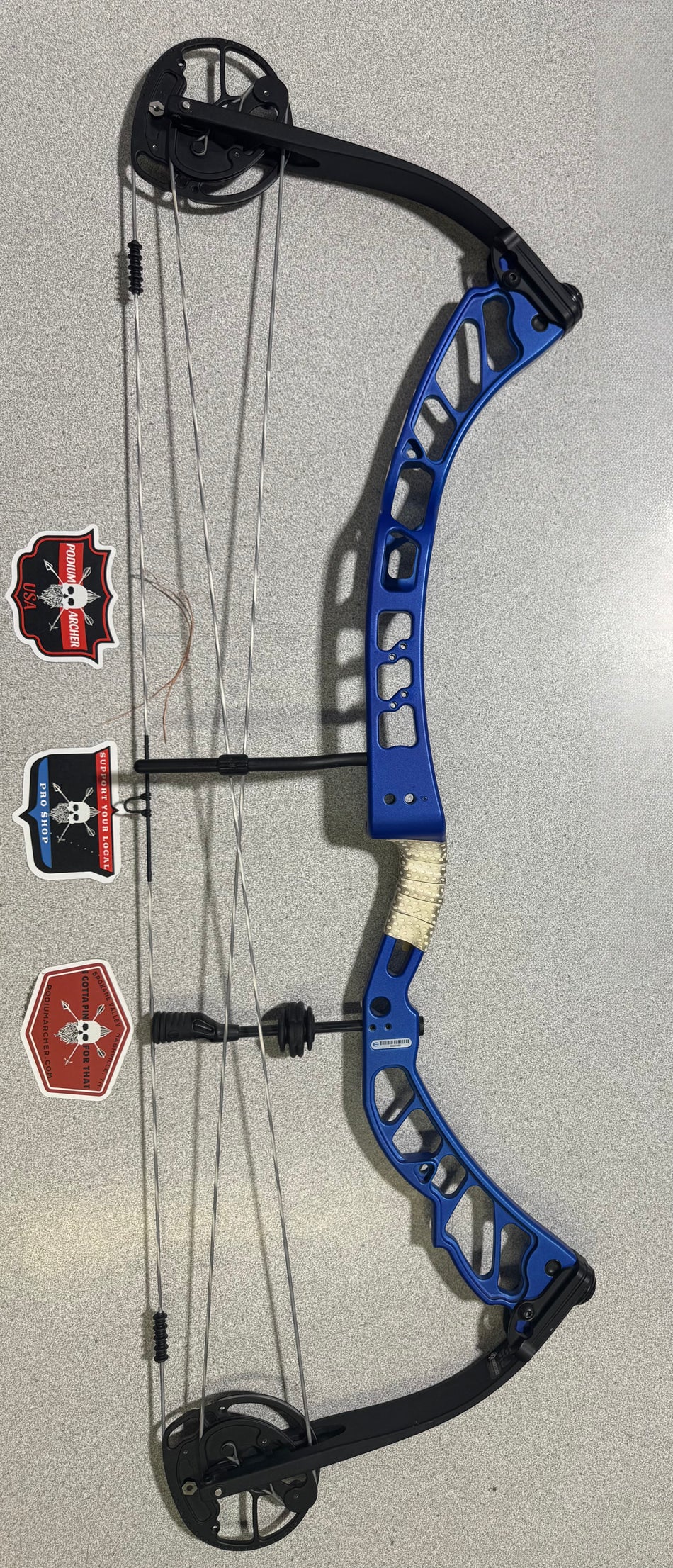 ELITE VICTORY X - RH/BLUE/60 -7480- USED BOW