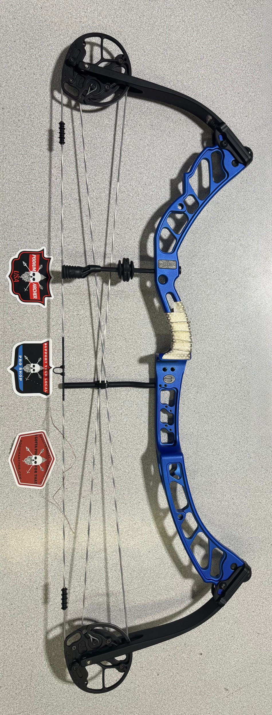 ELITE VICTORY X - RH/BLUE/60 -7480- USED BOW