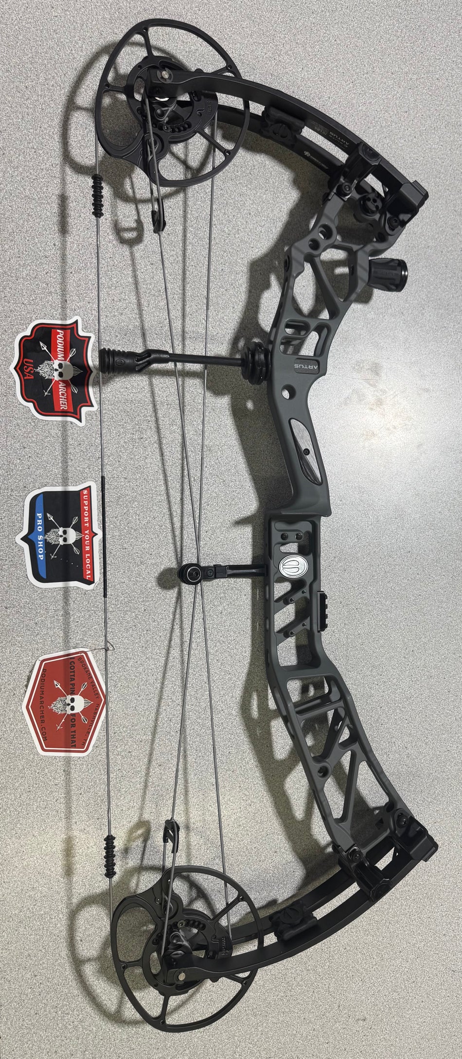 ELITE ARTUS - RH/GRAY/70 - 7108 - USED BOW