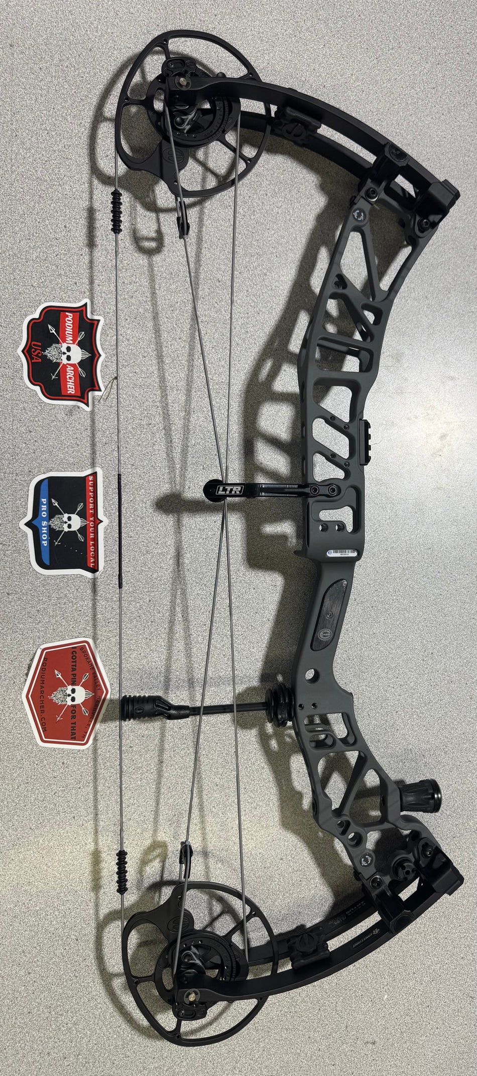 ELITE ARTUS - RH/GRAY/75 - 3110 - USED BOW