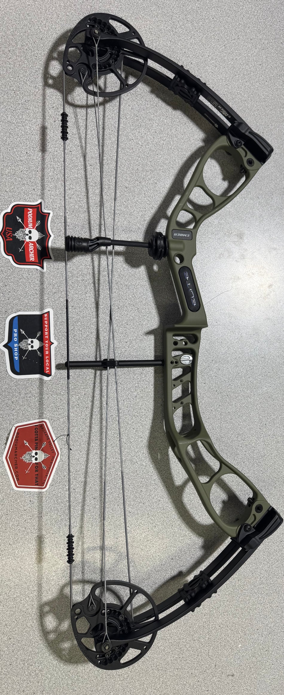 ELITE EMBER - RH/GREEN/60 -8519- USED BOW