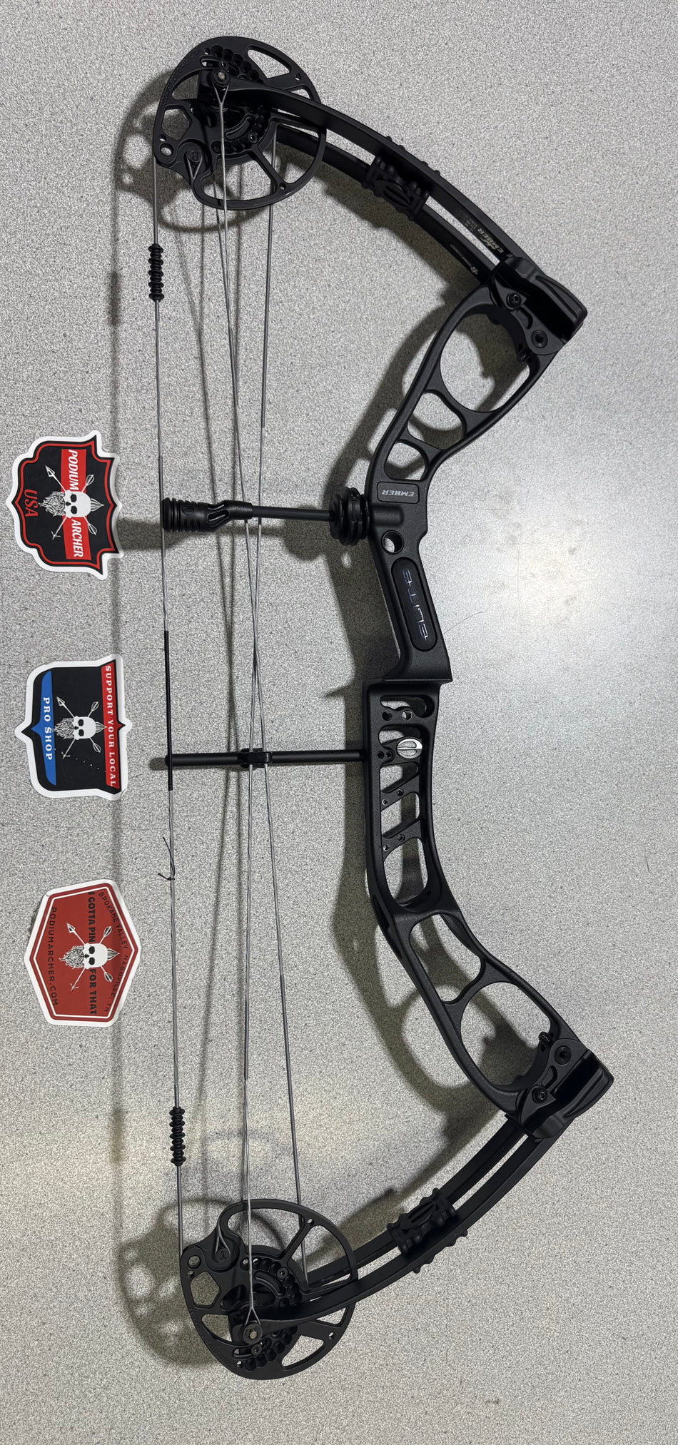 ELITE EMBER - RH/BLACK/60 -5925- USED BOW
