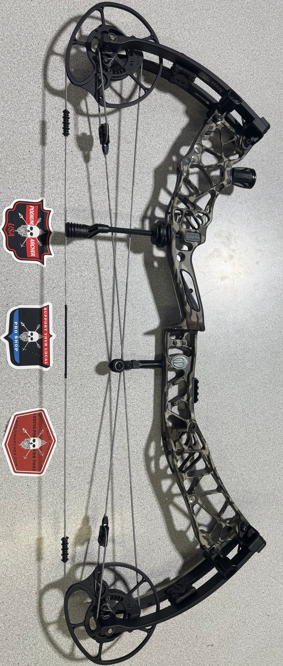 ELITE VAROS - RH/BOTTOMLAND/70 -8771- USED BOW