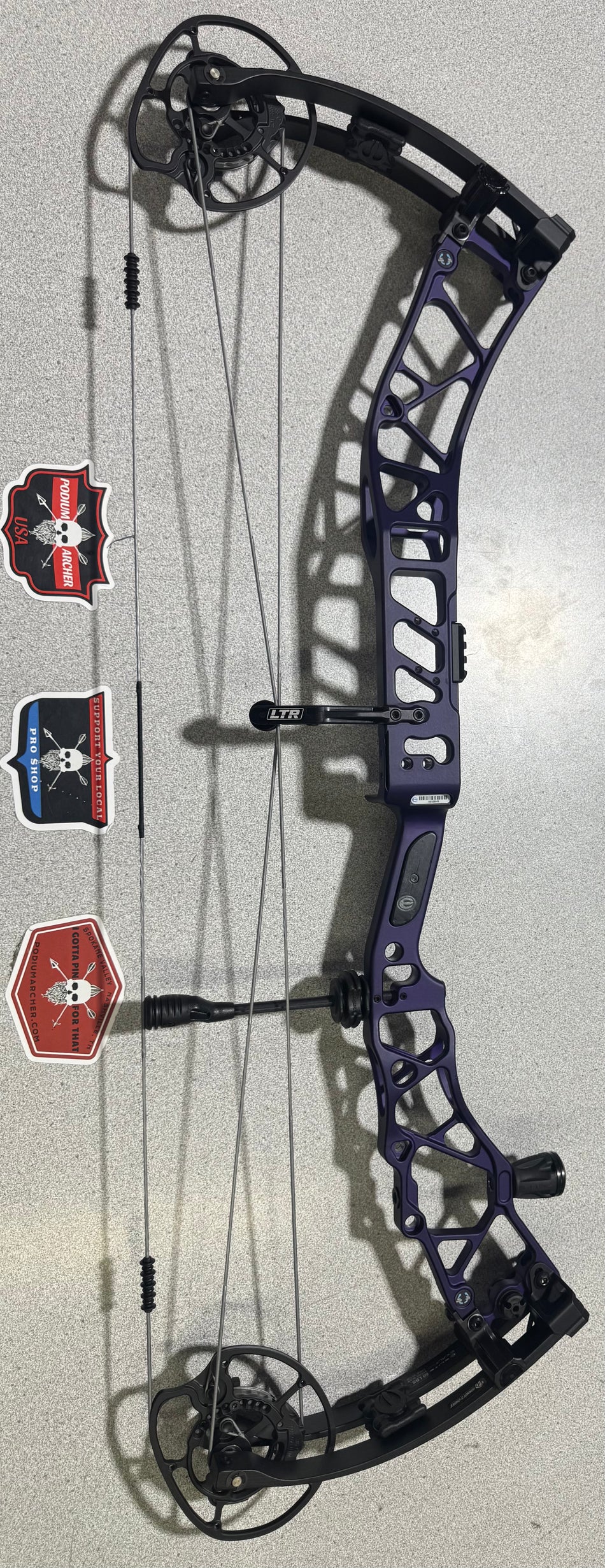 ELITE EXALT 35 - RH/PURPLE/60 -9643- USED BOW