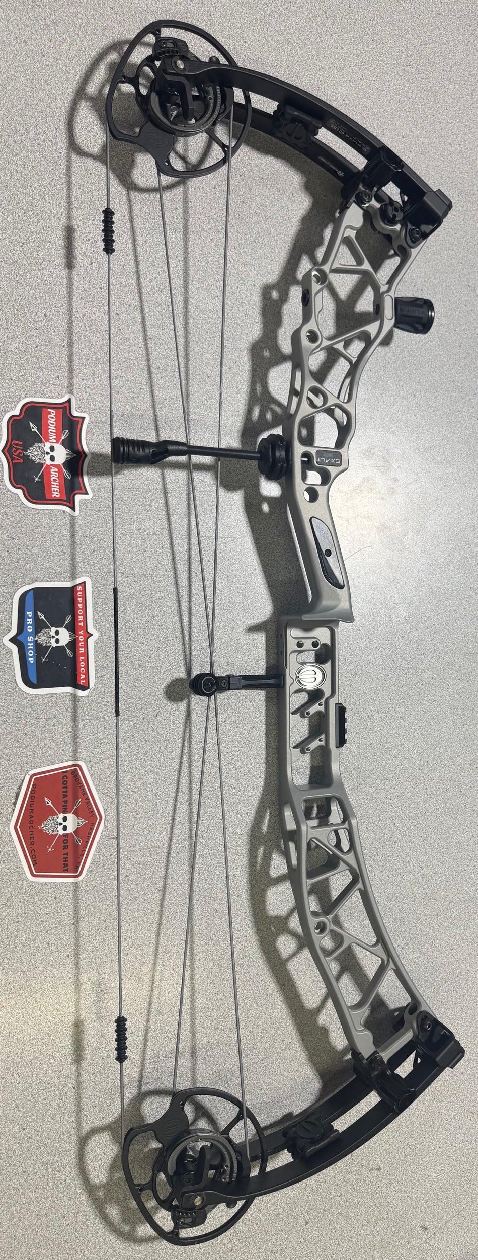 ELITE EXALT 35 - RH/SILVER/60 -9541- USED BOW