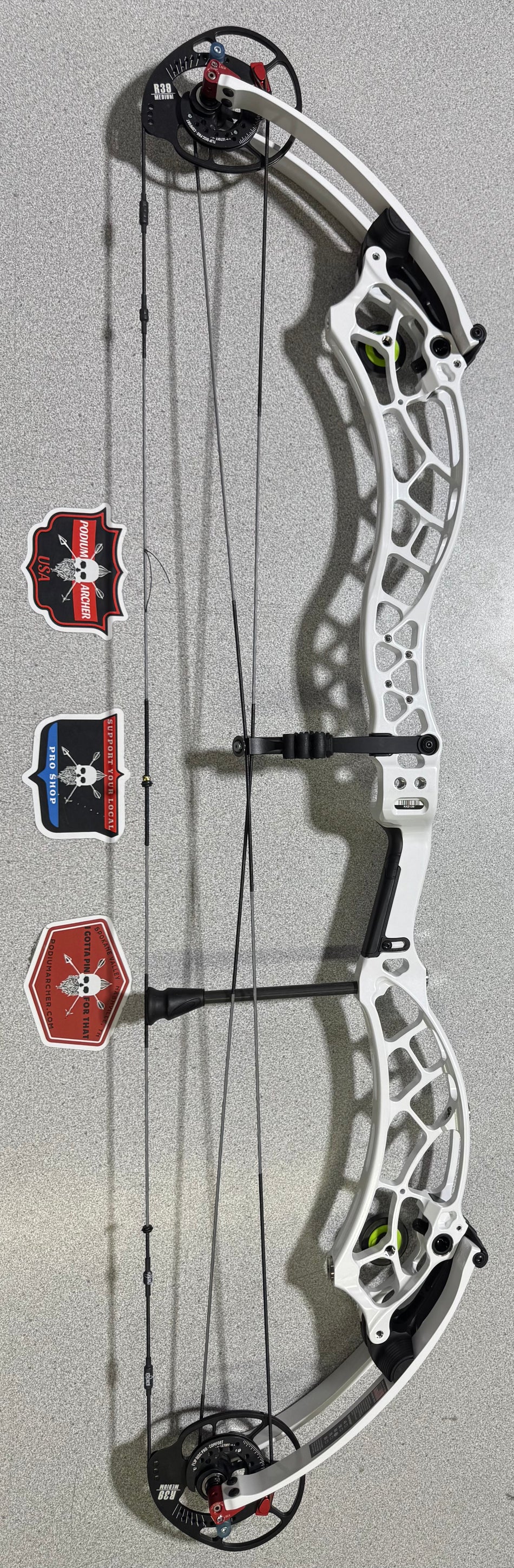 BOWTECH RECKONING GEN2 39 - RH/WHITE/60 -2139- USED BOW