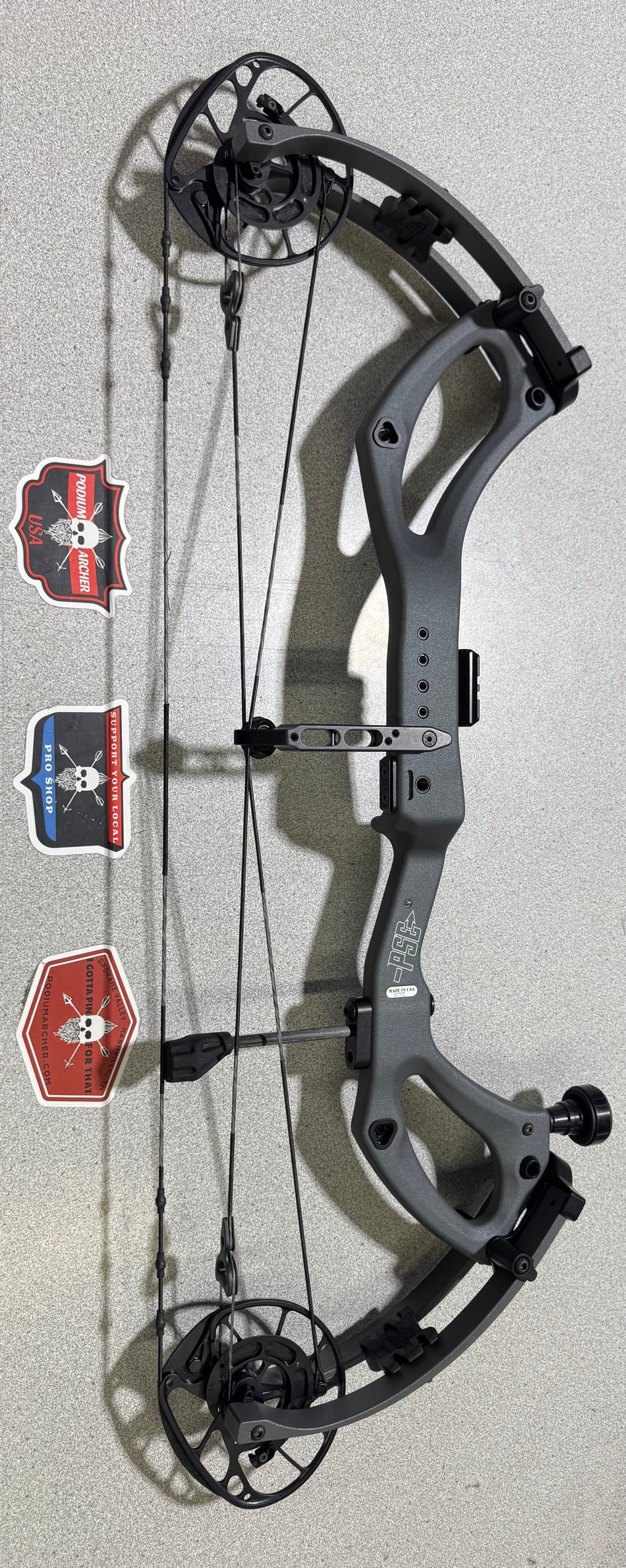 PSE MACH 30 - RH/GRAY/70 -7916- USED BOW