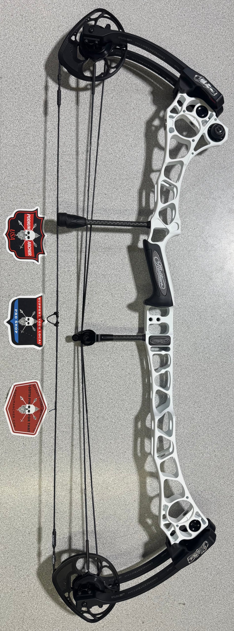 MATHEWS TRX 36 - RH/WHITE/50 -3370- USED BOW