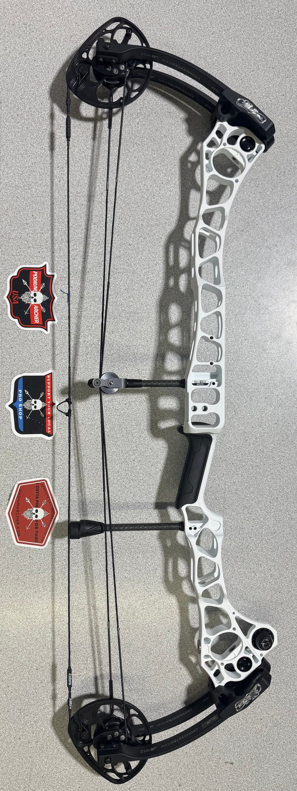 MATHEWS TRX 36 - RH/WHITE/50 -3370- USED BOW