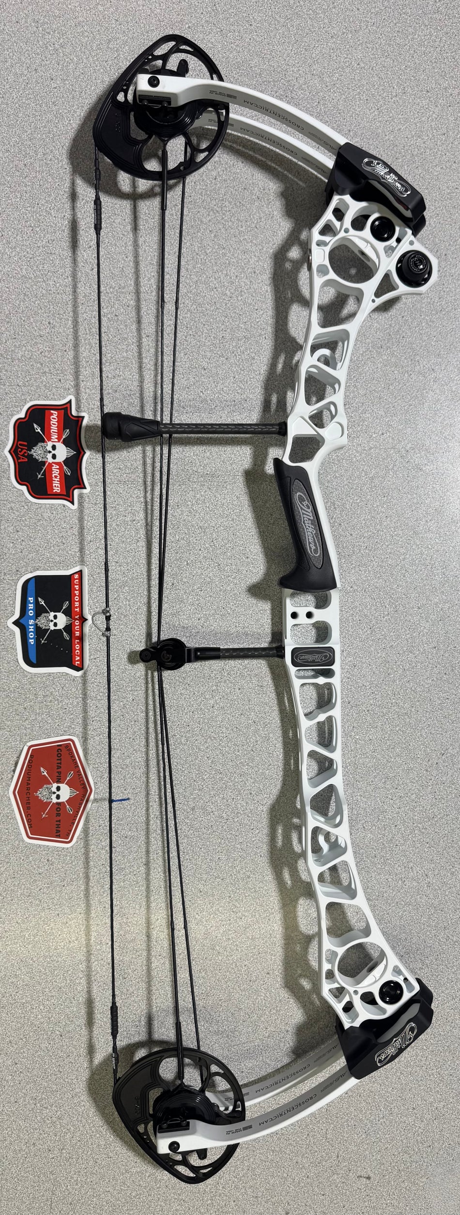 MATHEWS TRX 34 - RH/WHITE/50 -0506- USED BOW